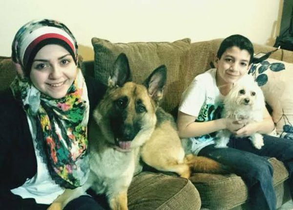 Musulmanes que tienen perros como mascotas